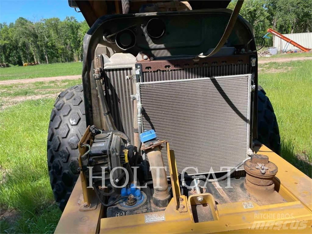 CAT CS56B Tek tamburlu silindirler