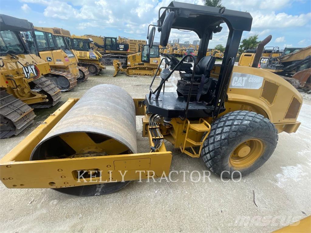 CAT CS56B Tek tamburlu silindirler