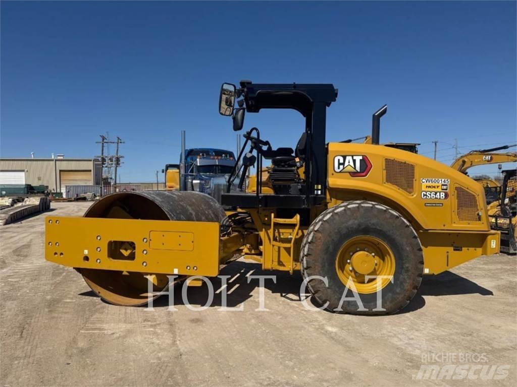 CAT CS64B Tek tamburlu silindirler
