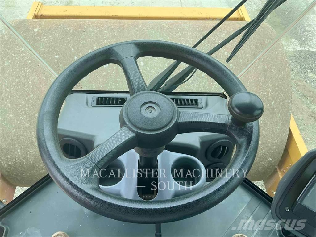 CAT CS64B Tek tamburlu silindirler