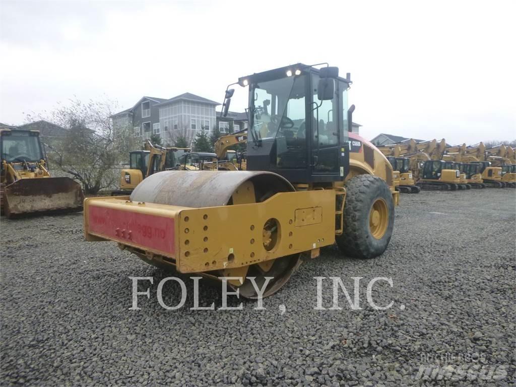 CAT CS68B Tek tamburlu silindirler