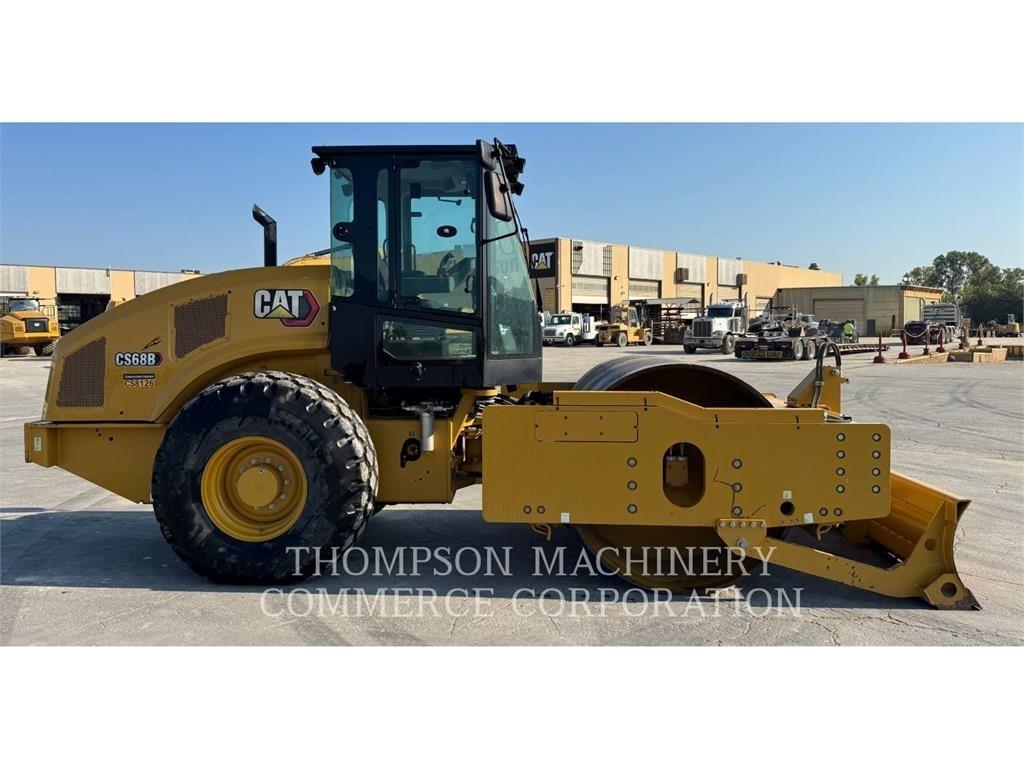 CAT CS68B Tek tamburlu silindirler