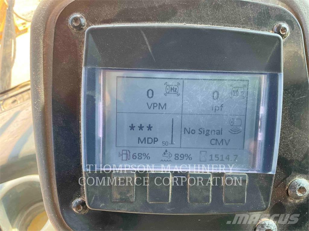 CAT CS68B Tek tamburlu silindirler