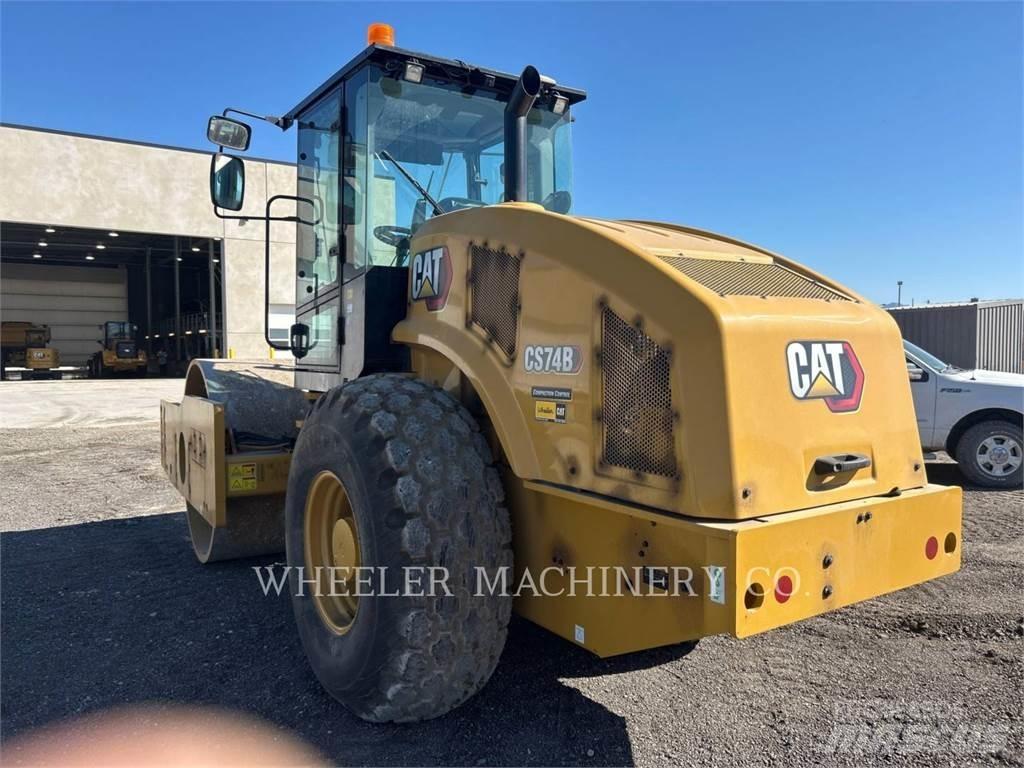 CAT CS74B Tek tamburlu silindirler