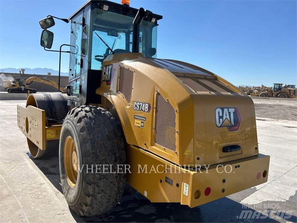 CAT CS74B Tek tamburlu silindirler