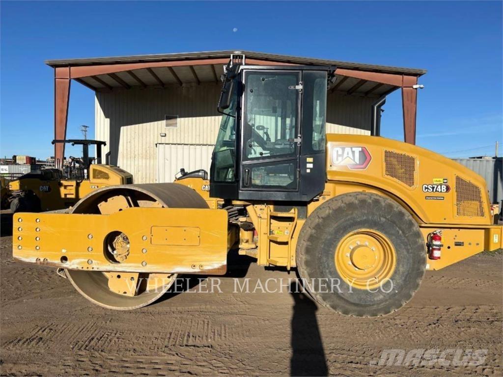 CAT CS74B Tek tamburlu silindirler