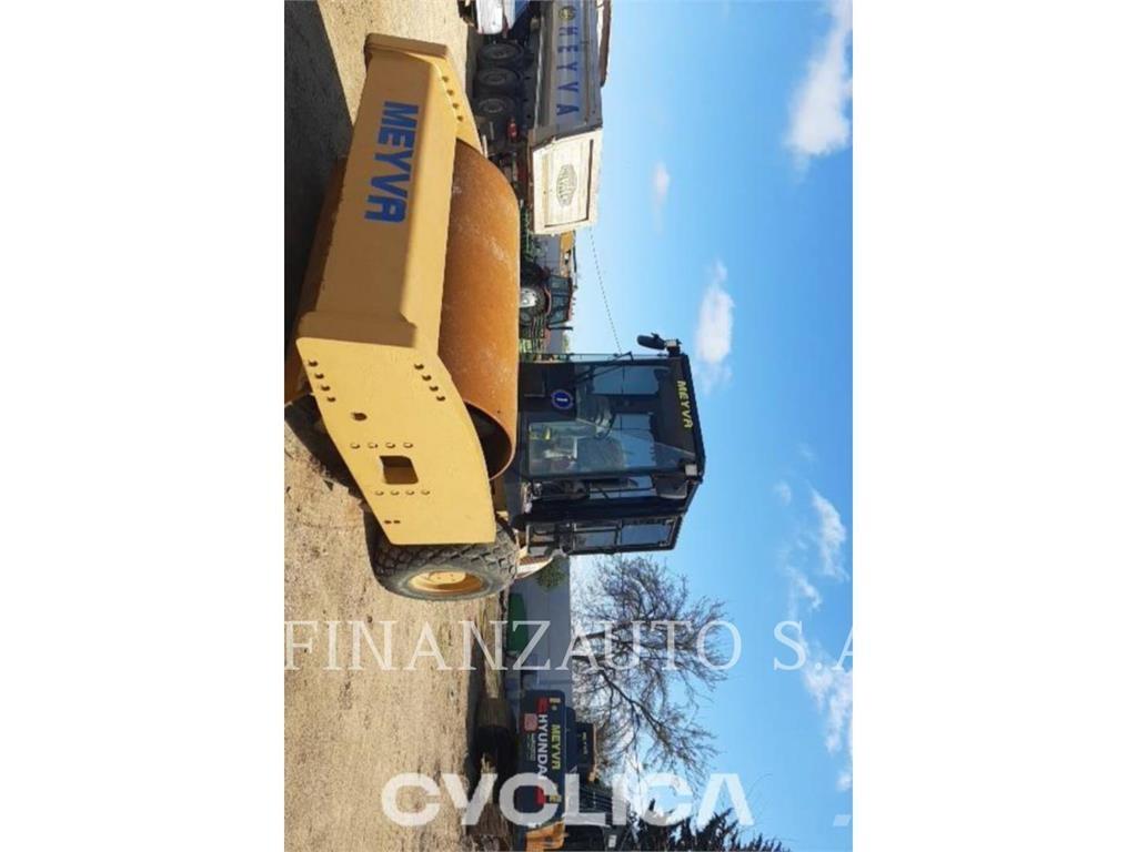 CAT CS76XTFV Tek tamburlu silindirler