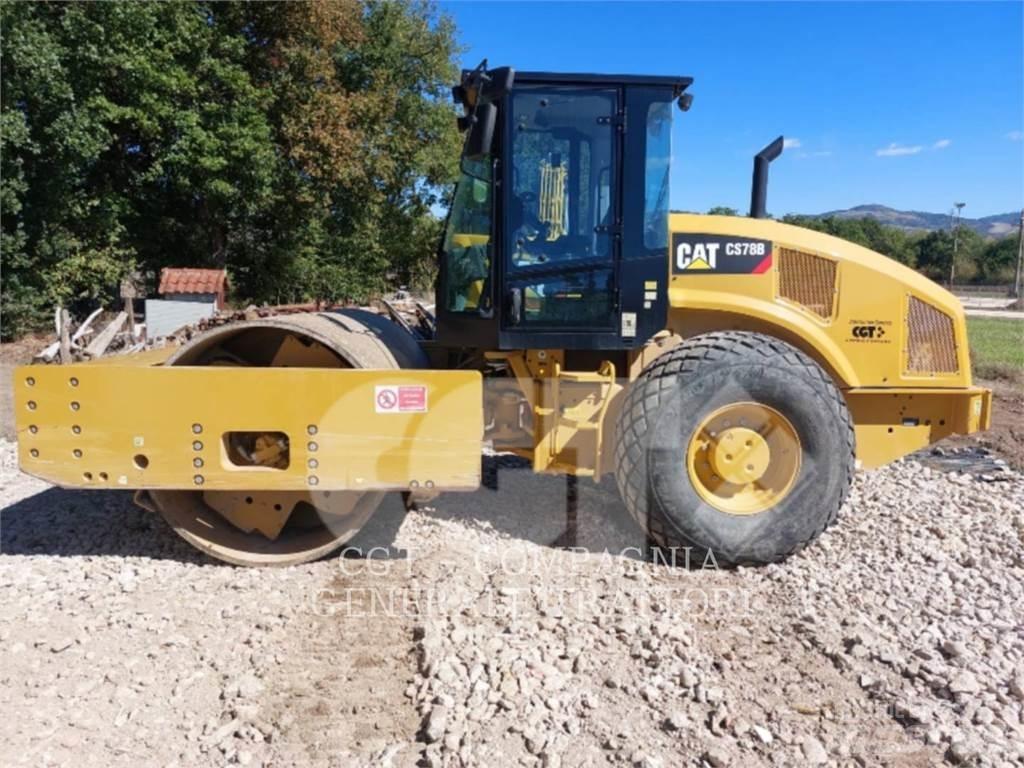 CAT CS78B Tek tamburlu silindirler