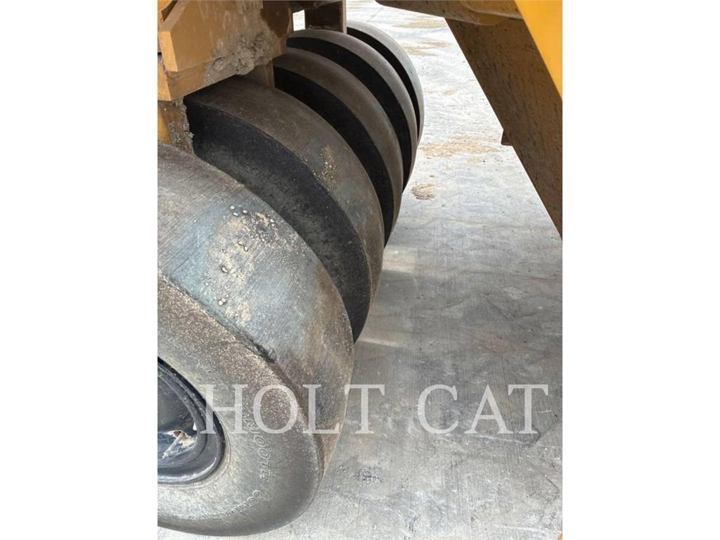 CAT CW16 Tek tamburlu silindirler