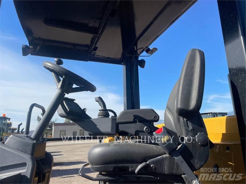 CAT CW16 Pnömatik lastikli silindirler