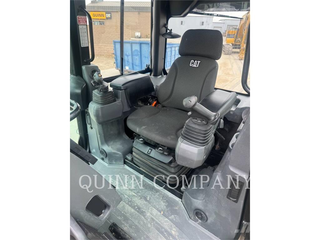 CAT D2 Kazıcı yükleyiciler - beko loder