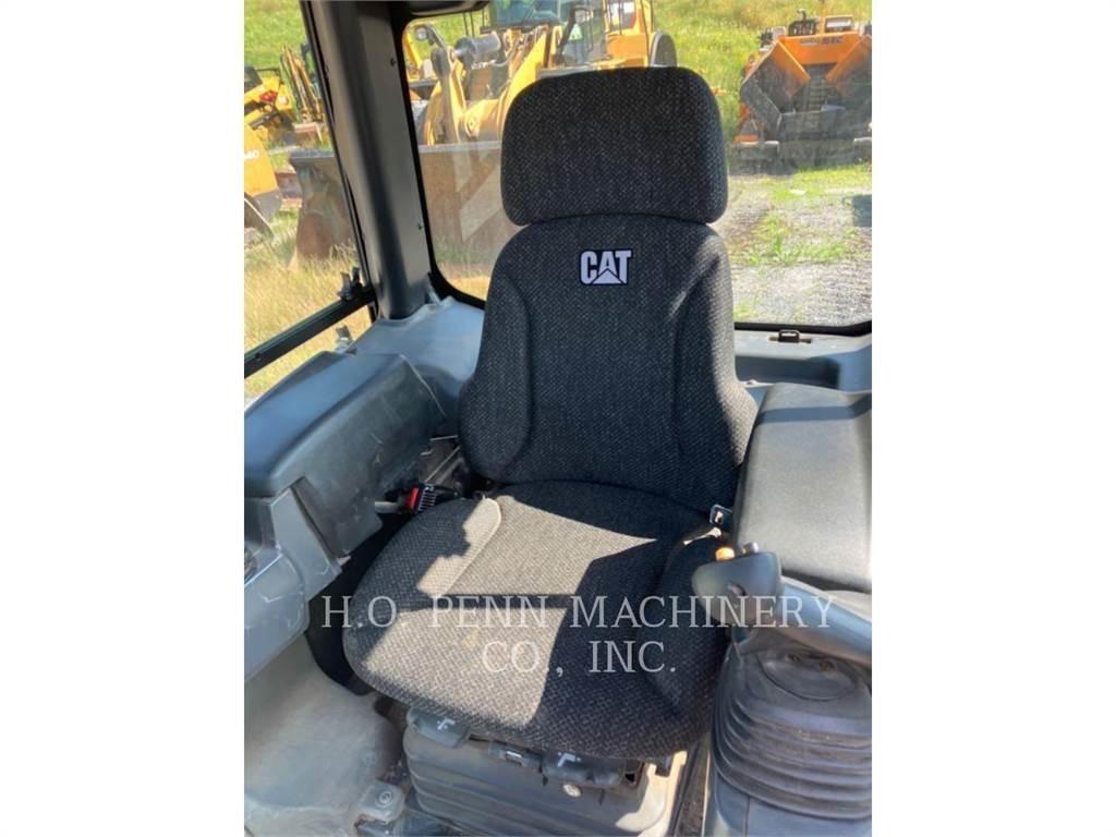 CAT D3K2XL Paletli dozerler