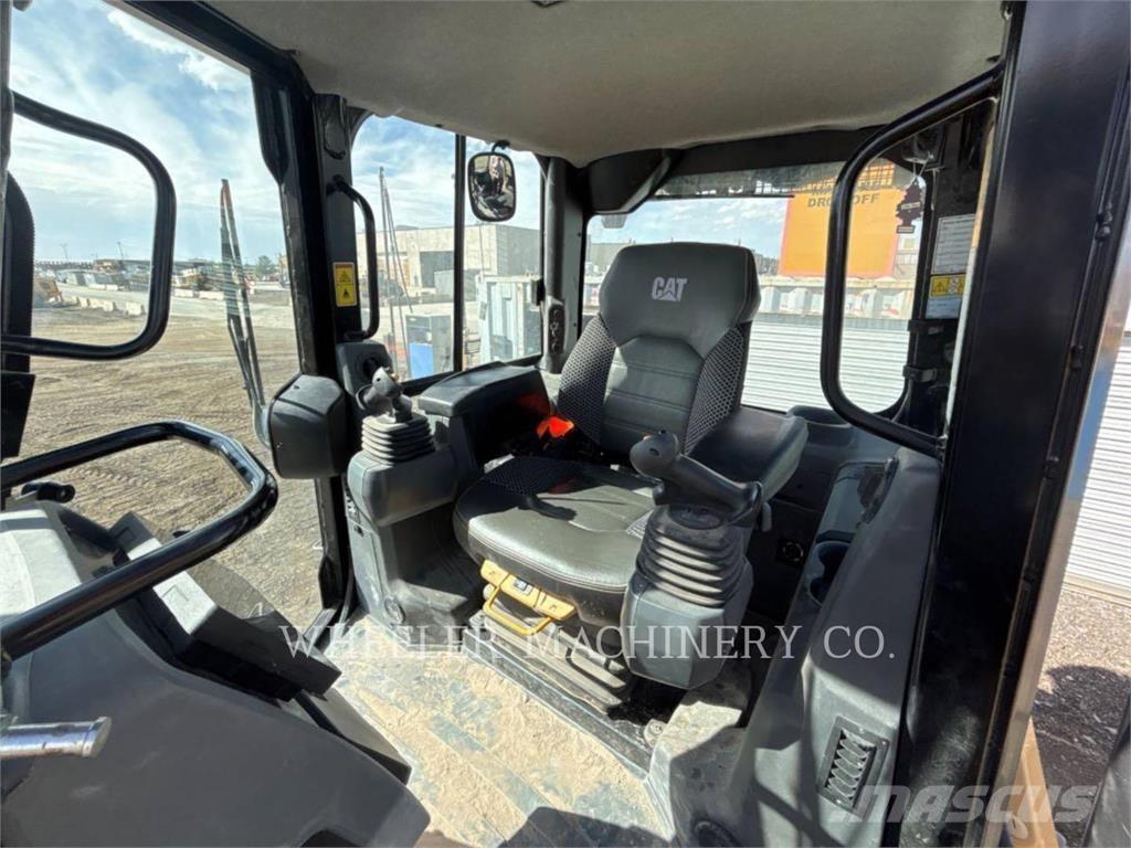 CAT D4 XL Paletli dozerler