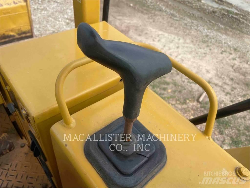 CAT D4C Paletli dozerler