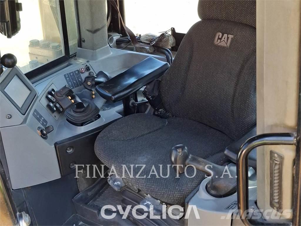 CAT D8T Paletli dozerler