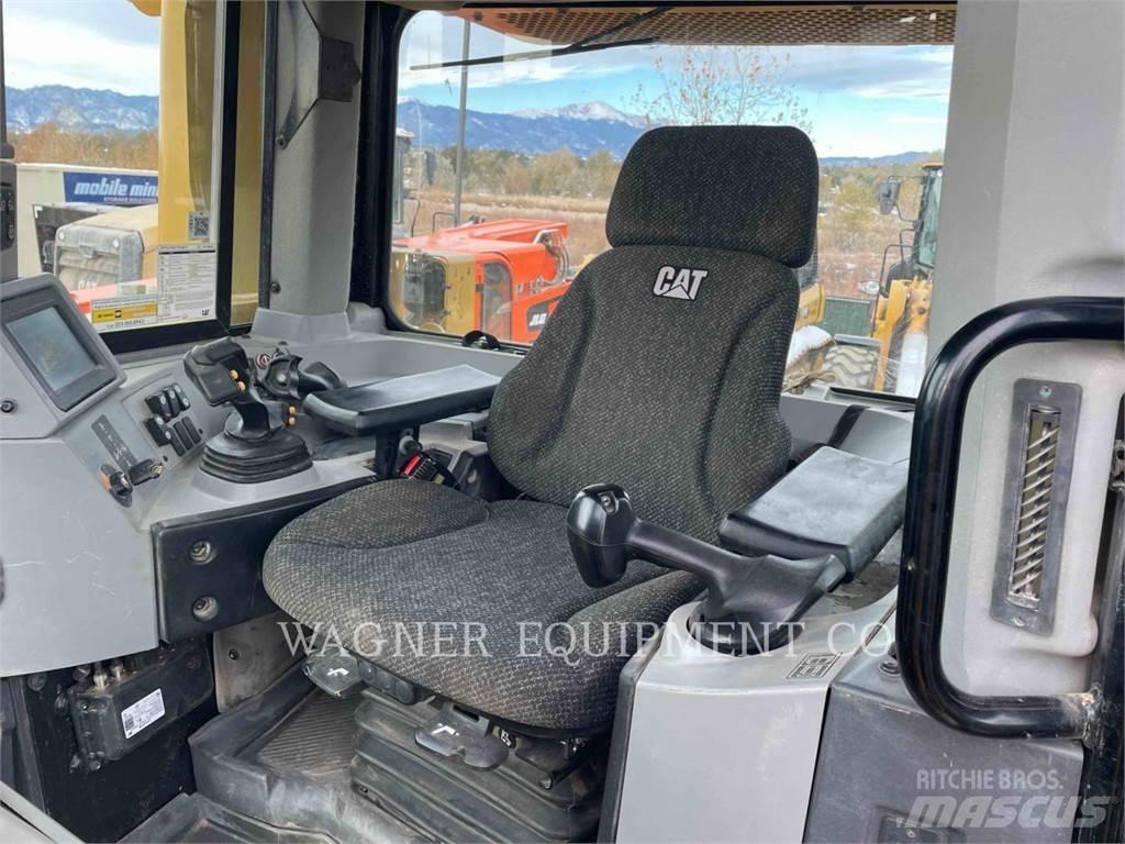 CAT D8T Paletli dozerler