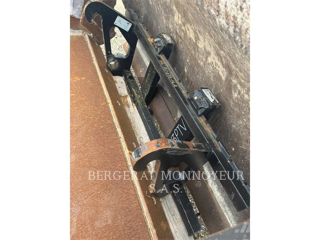 CAT FOURCHE 906 Diger