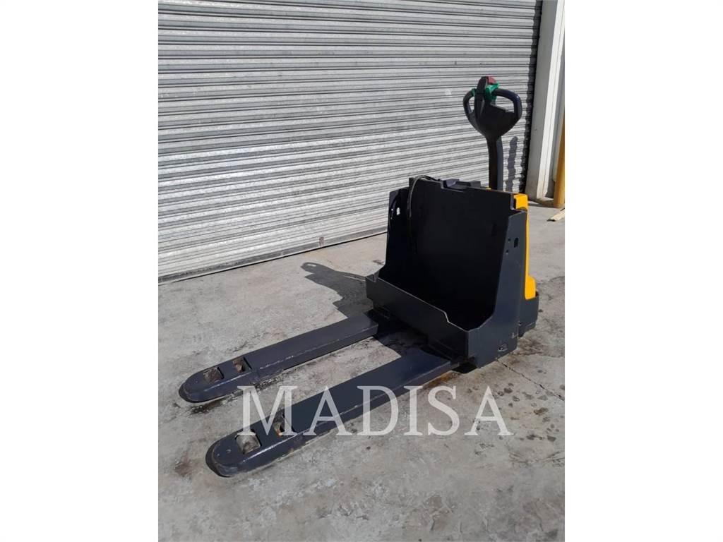 CAT LIFT TRUCKS EJE120E Golf arabalari
