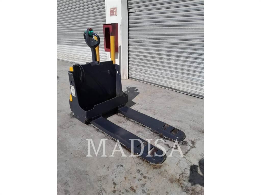 CAT LIFT TRUCKS EJE120E Golf arabalari