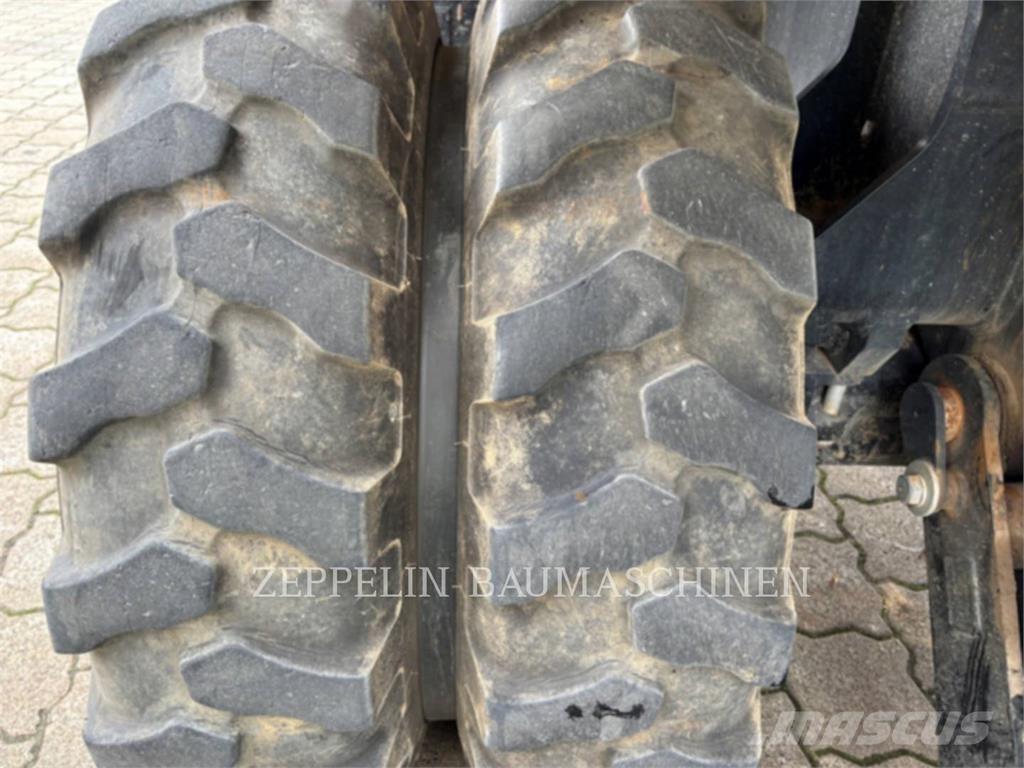 CAT M318-07A Lastik tekerli ekskavatörler