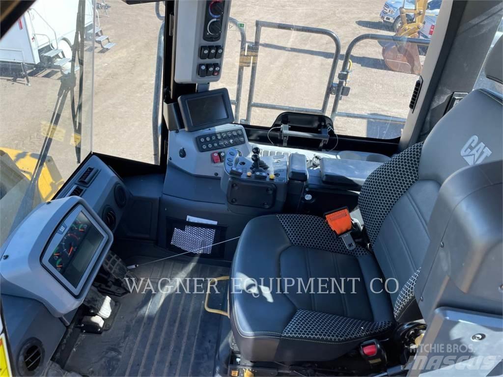 CAT M320F Lastik tekerli ekskavatörler