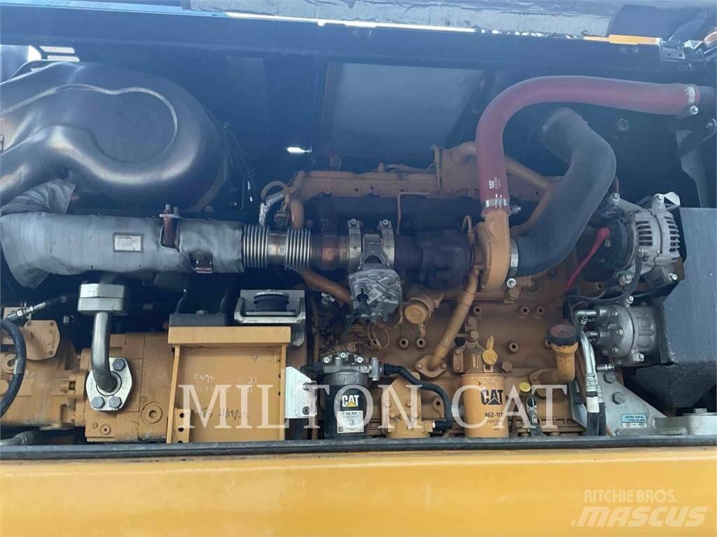 CAT M320F Lastik tekerli ekskavatörler