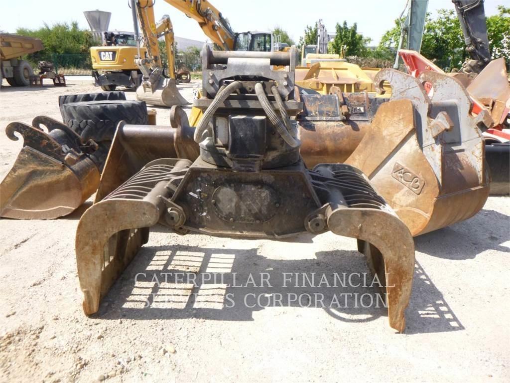 CAT MH3022-06 Lastik tekerli ekskavatörler