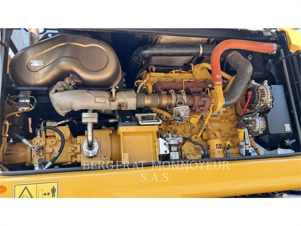CAT MH3022-1 Lastik tekerli ekskavatörler