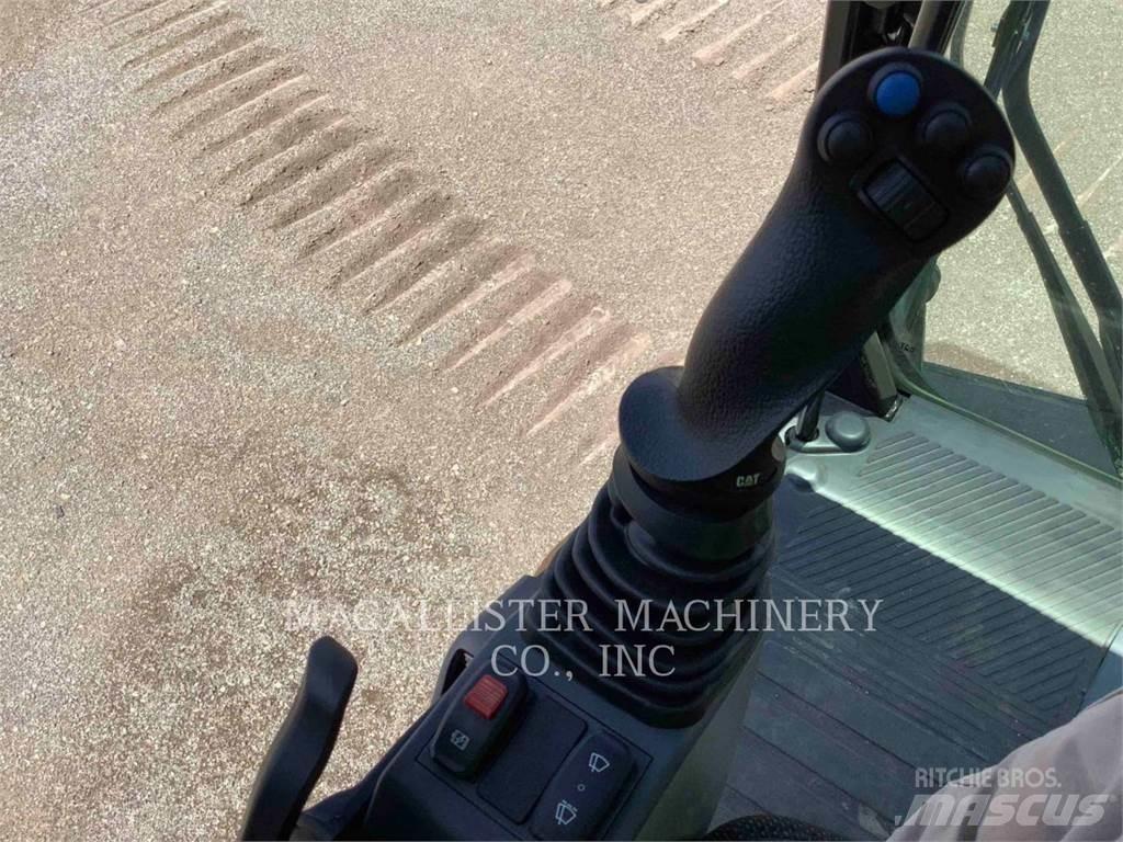 CAT MH3024 Lastik tekerli ekskavatörler