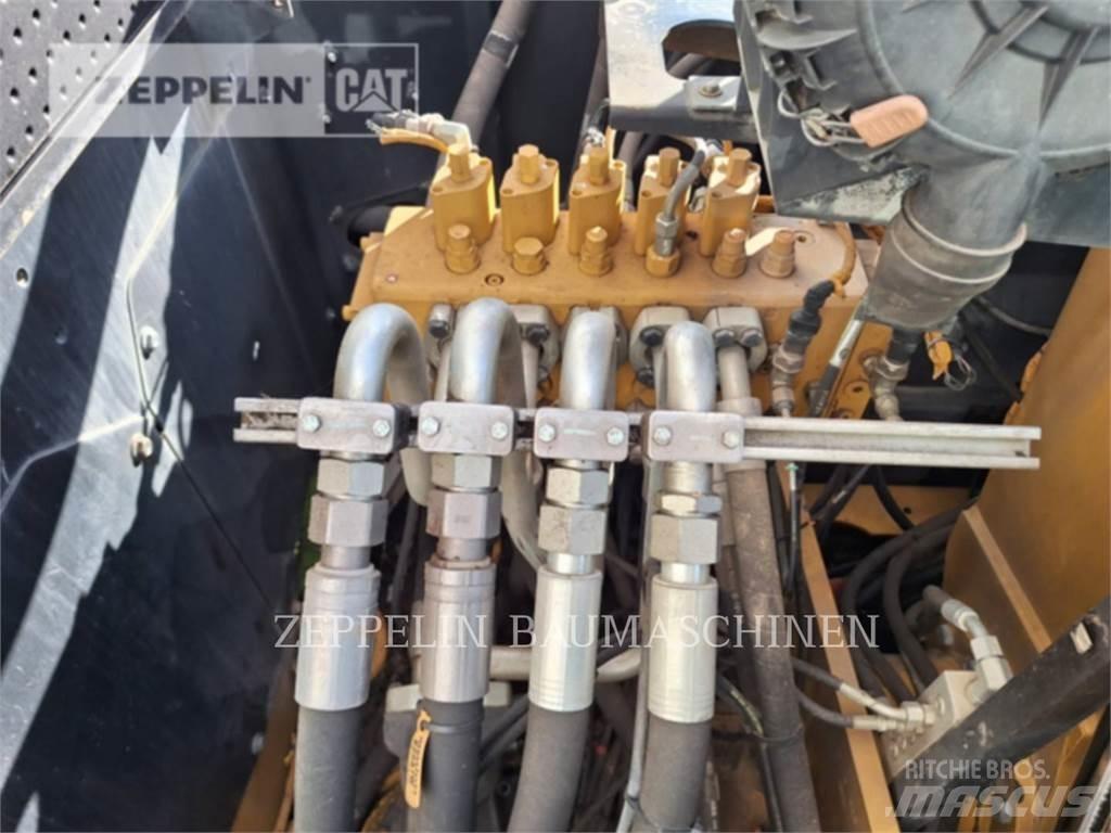 CAT MH3024 Yıkım ekskavatörleri