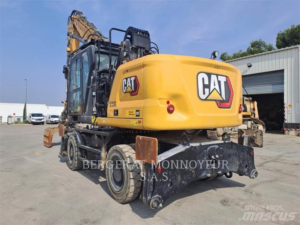CAT MH3024 Lastik tekerli ekskavatörler
