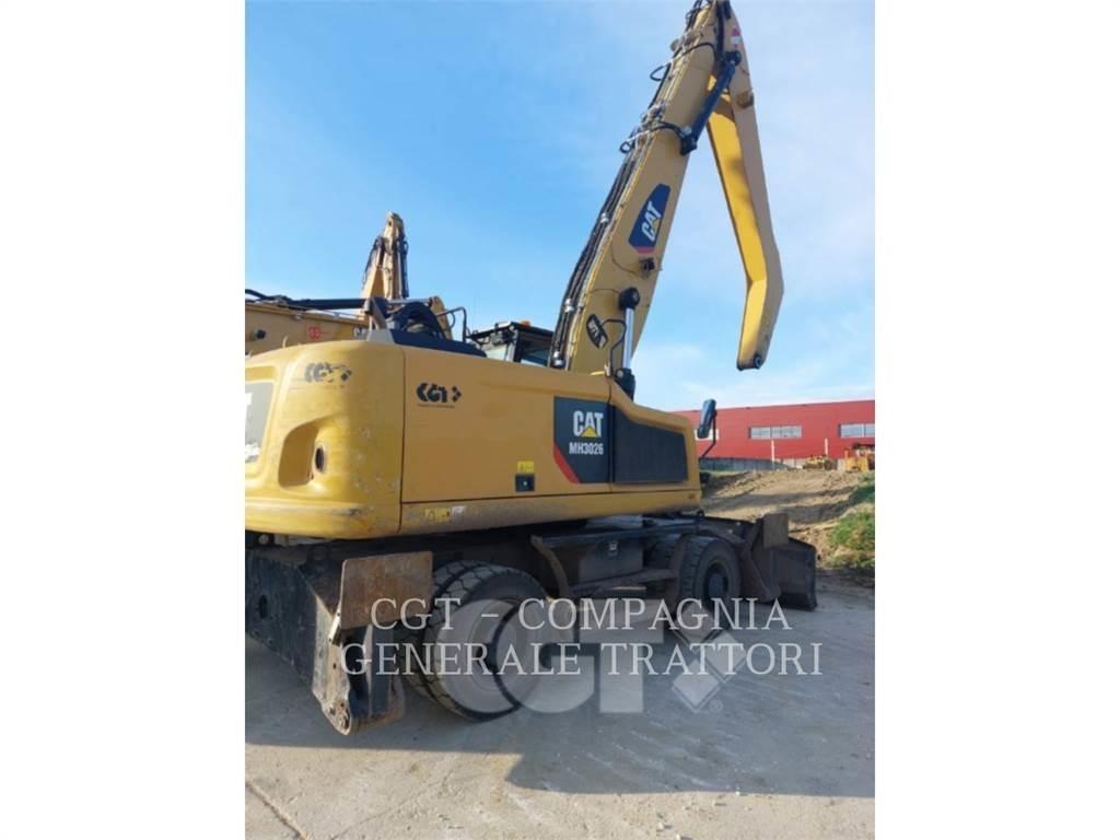 CAT MH3026 Lastik tekerli ekskavatörler