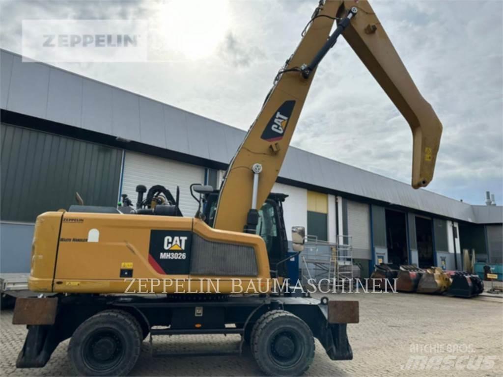 CAT MH3026-06C Yıkım ekskavatörleri