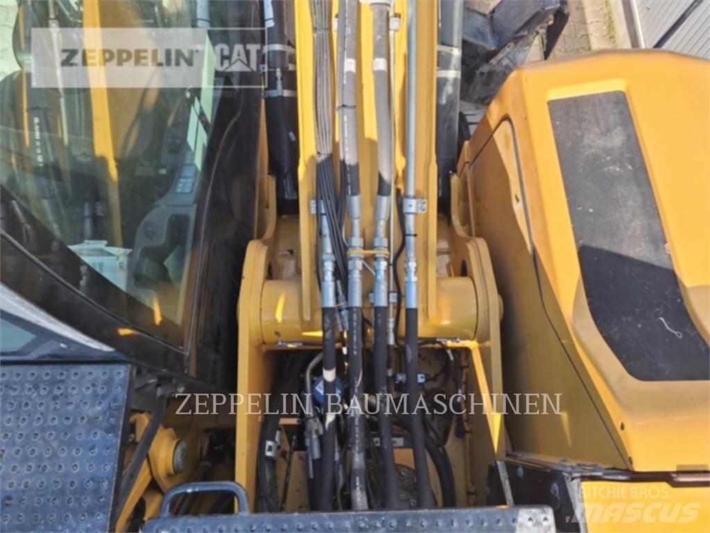 CAT MH3026-06C Yıkım ekskavatörleri