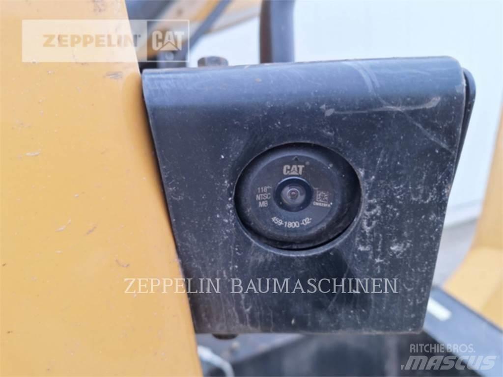 CAT MH3026-06C Yıkım ekskavatörleri
