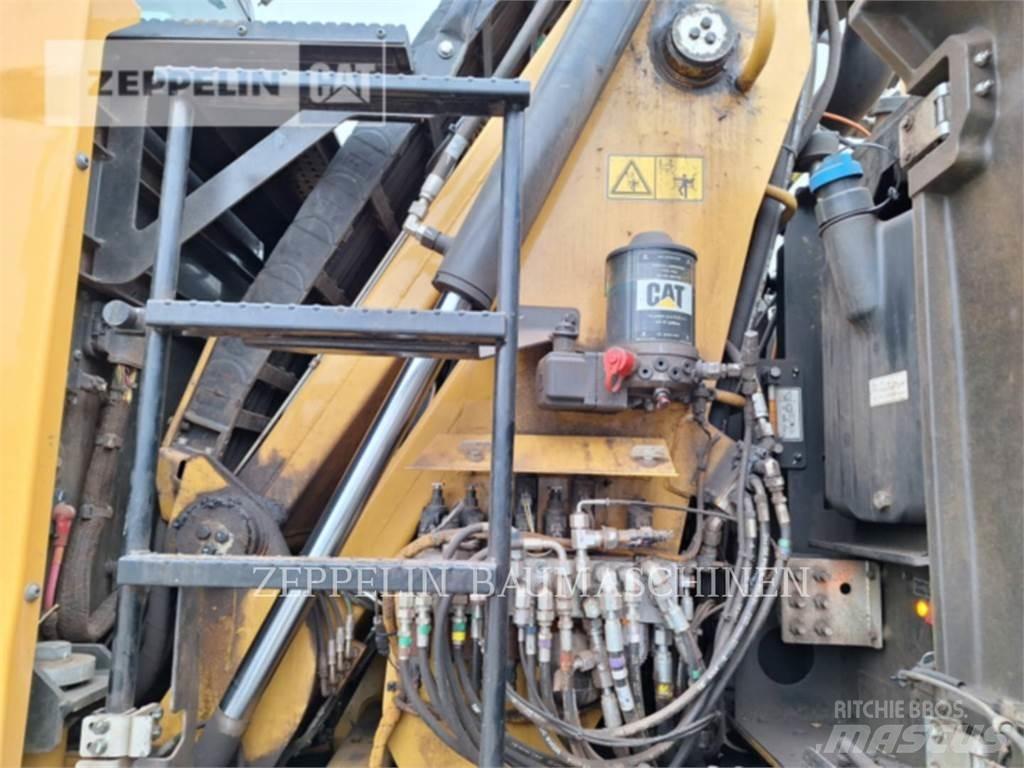 CAT MH3026-06C Yıkım ekskavatörleri