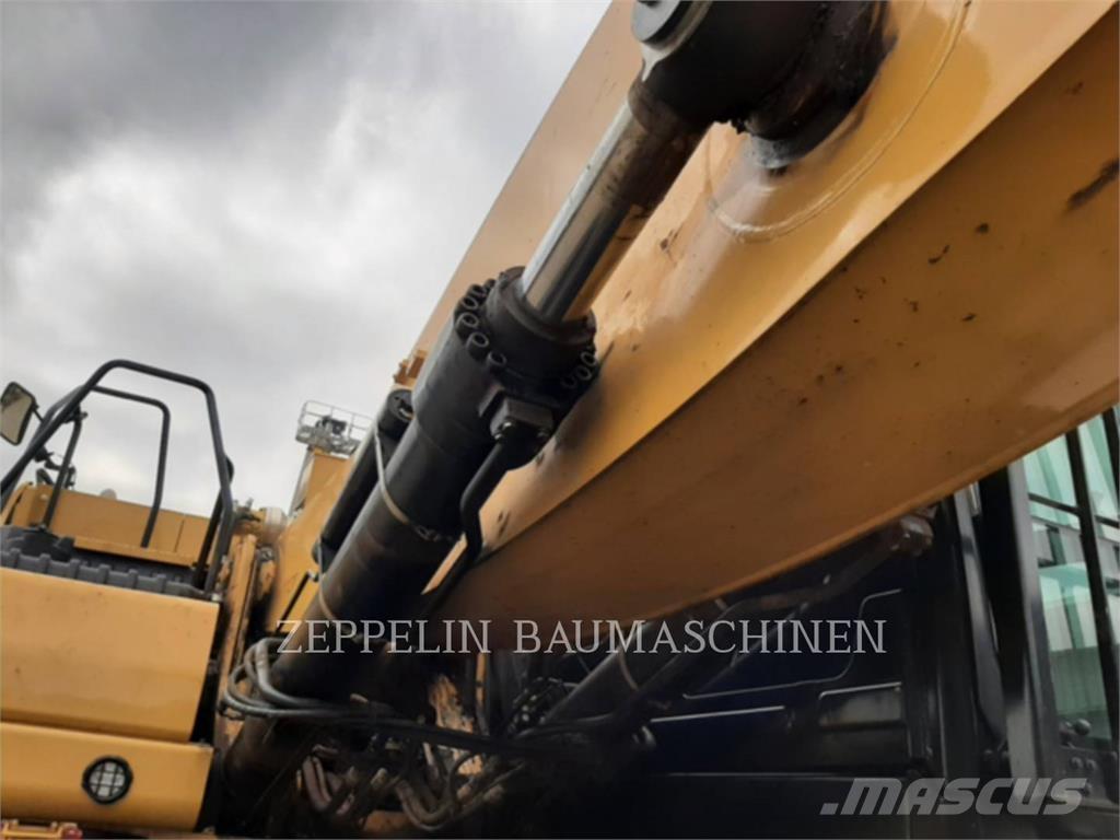 CAT MH3040-07A Yıkım ekskavatörleri