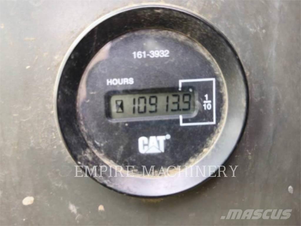 CAT MH3059 Paletli ekskavatörler