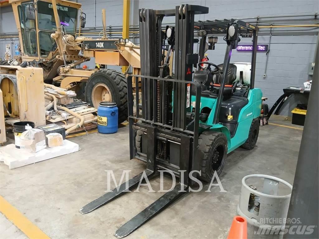 CAT MITSUBISHI FG30N-LP Diger