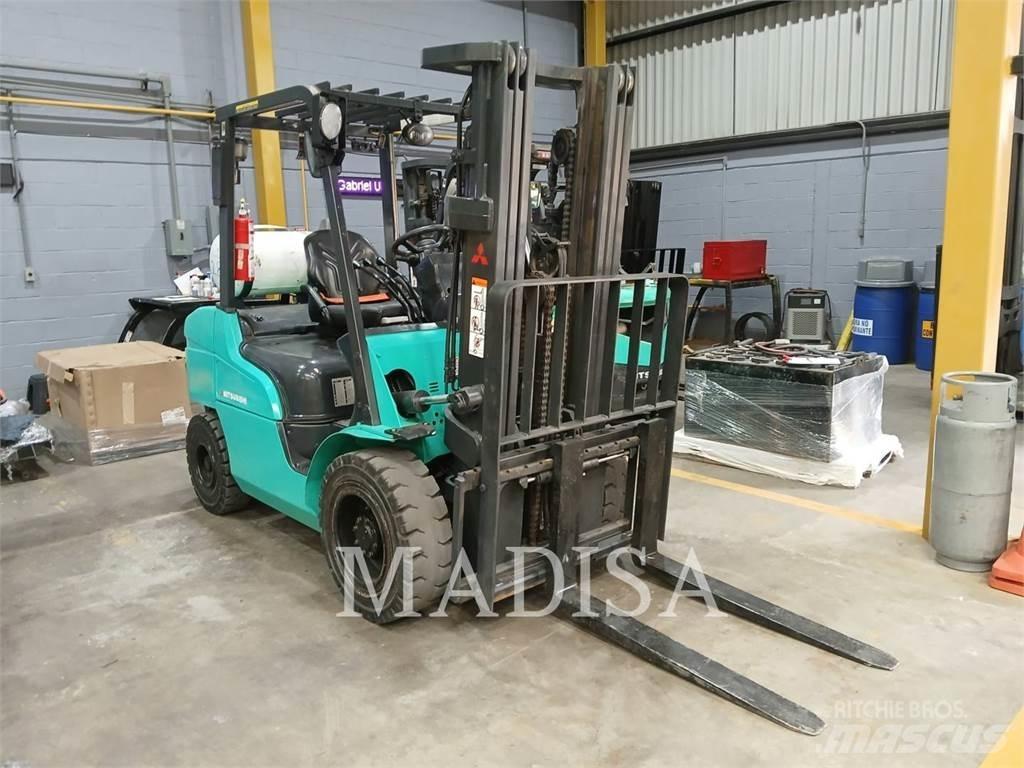 CAT MITSUBISHI FG30N-LP Diger