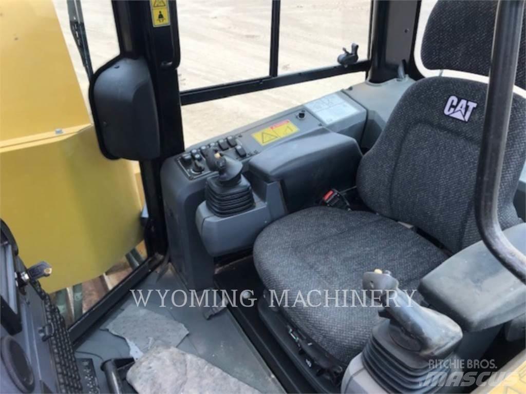 CAT PL61 Boru döşeme dozerleri
