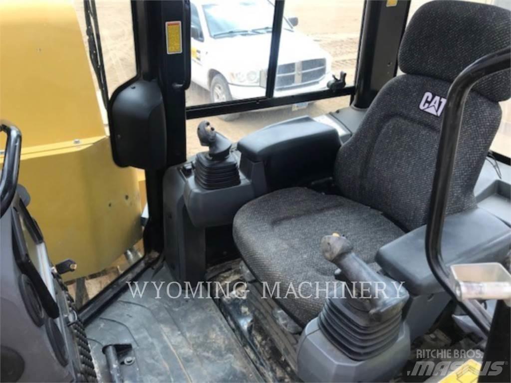 CAT PL61 Boru döşeme dozerleri