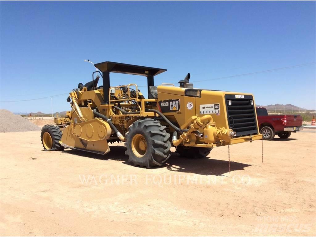CAT RM-300 Asfalt geri dönüsüm makinalari