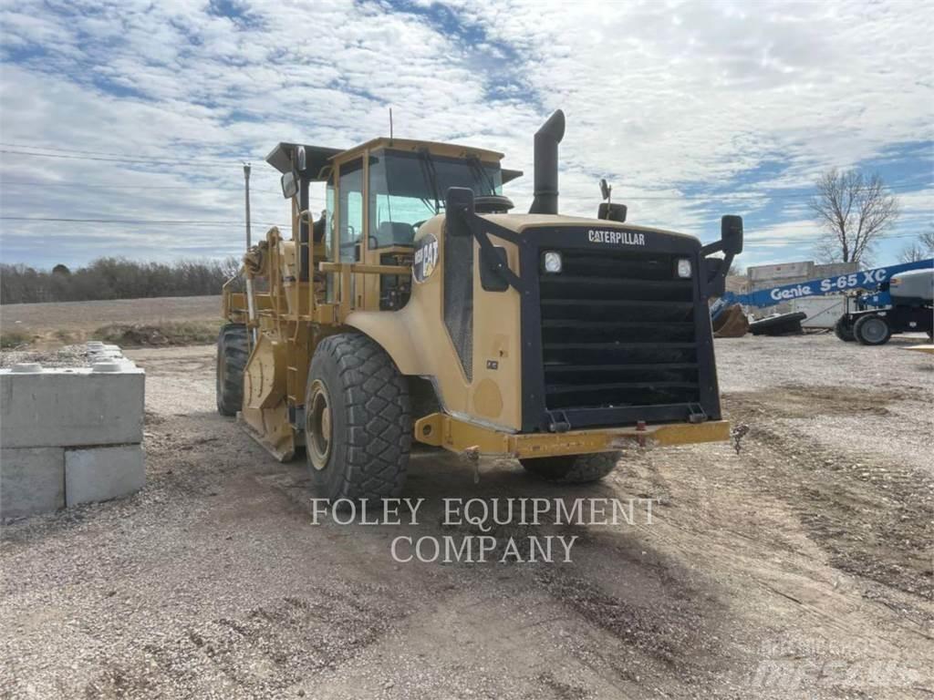 CAT RM500 Asfalt sericiler