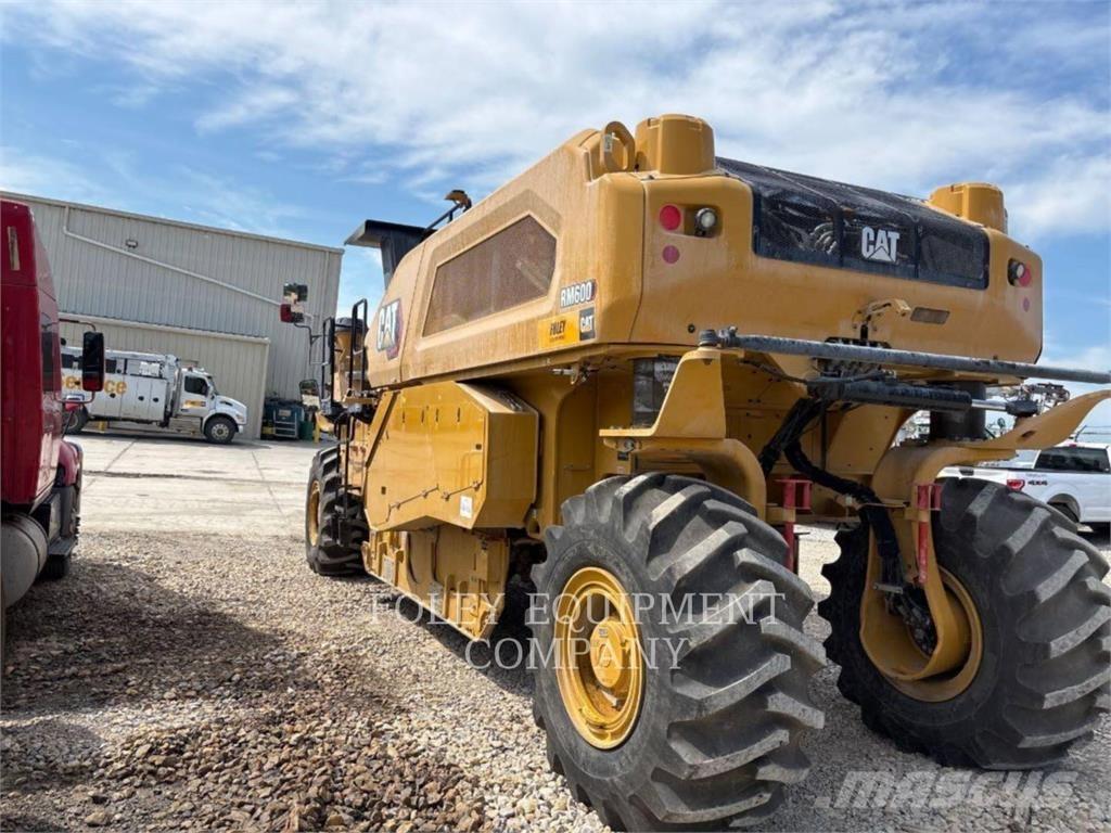 CAT RM600-01 Asfalt sericiler