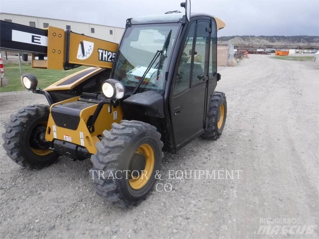CAT TH255C Teleskopik yükleyiciler