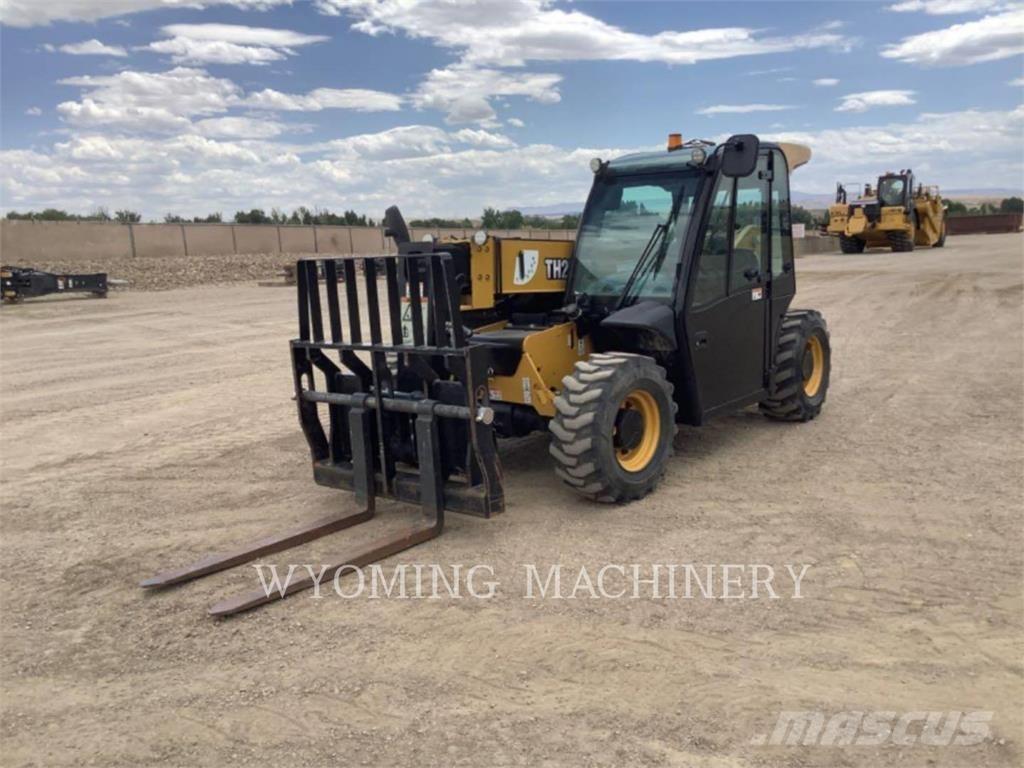 CAT TH255C Teleskopik yükleyiciler
