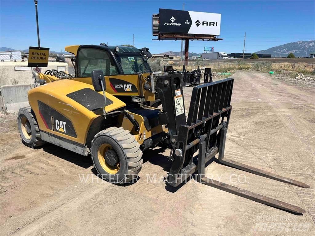 CAT TH255C CB Teleskopik yükleyiciler