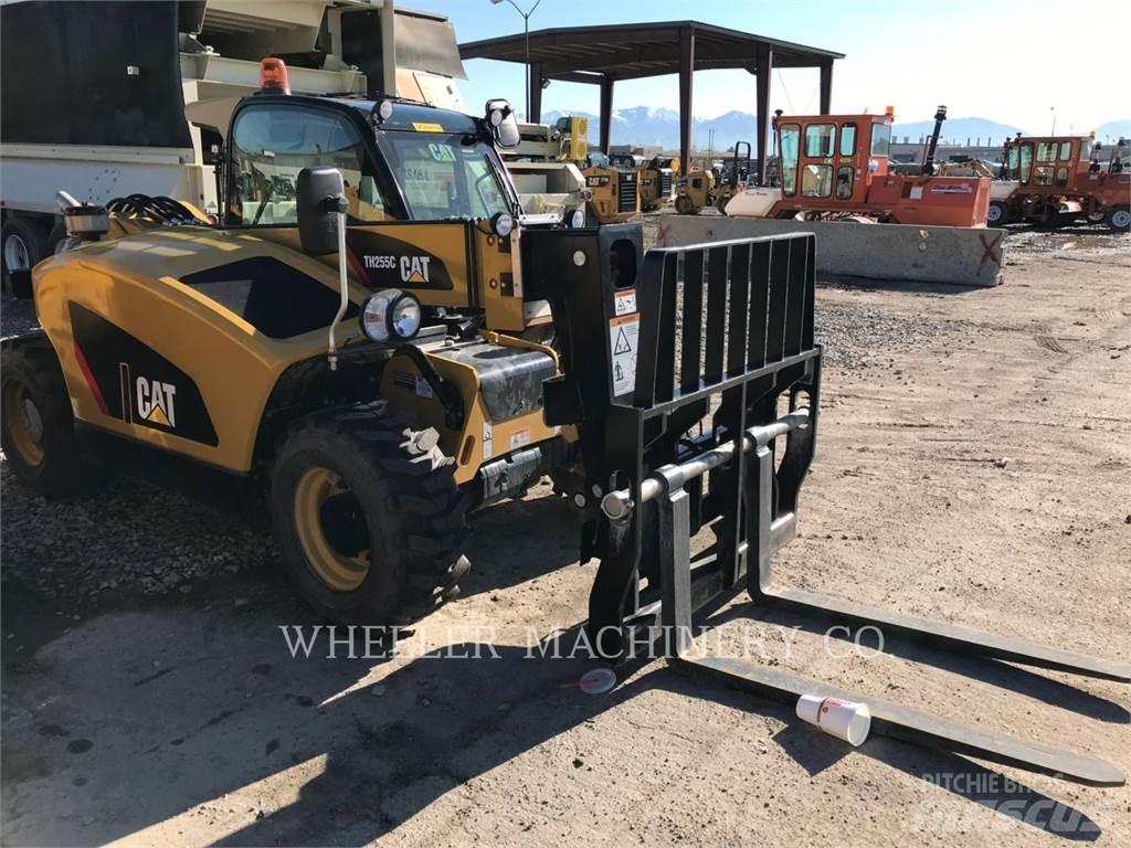 CAT TH255C CB Teleskopik yükleyiciler