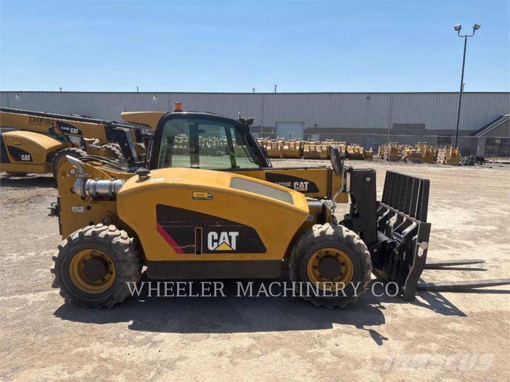 CAT TH255C CB Teleskopik yükleyiciler